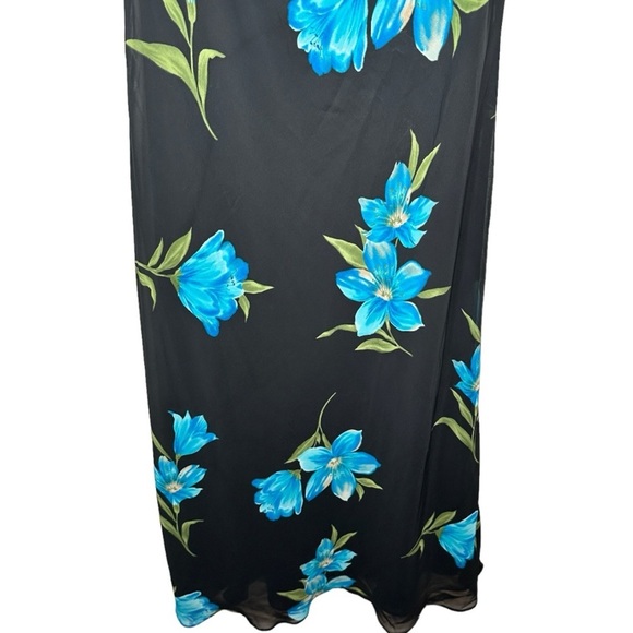 Studio I Floral Dress - Picture 3 of 7